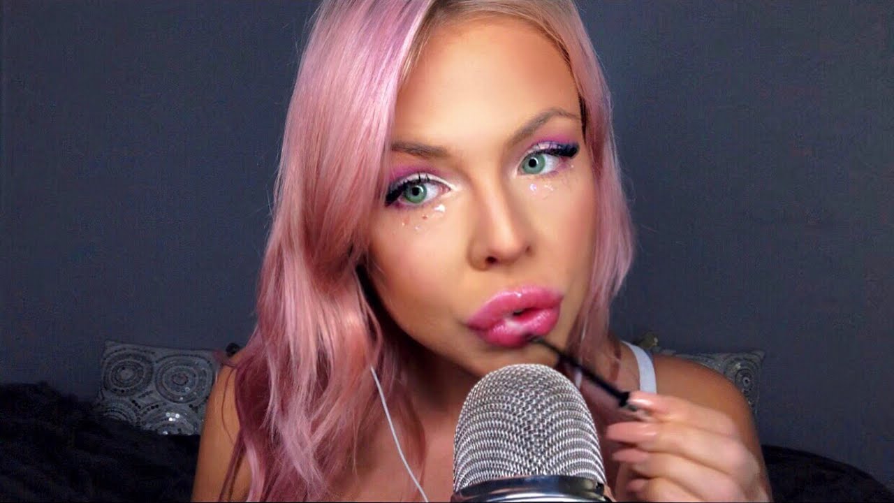 ASMR- INTENSE MOUTH SOUNDS & LIPGLOSS APPLICATION (HIGH VOLUME X16 EAR TO EAR)