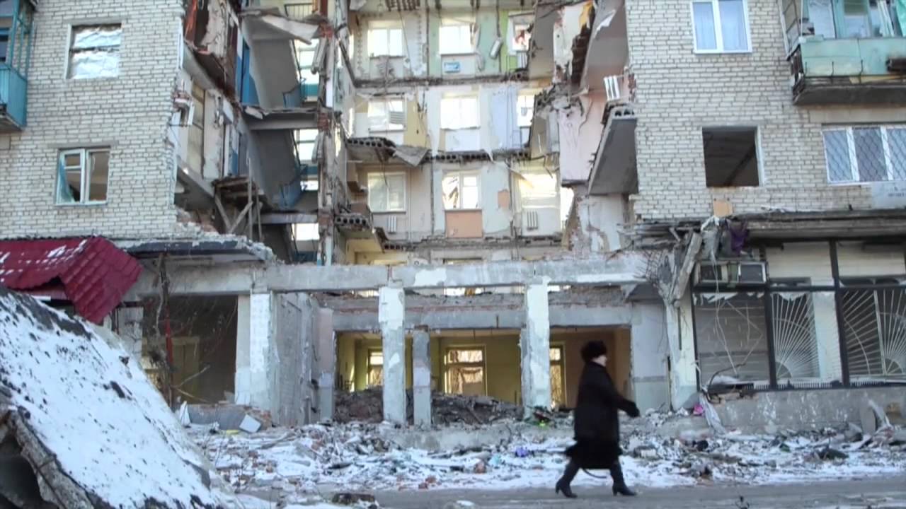 Все, что происходит, происходит где-то.