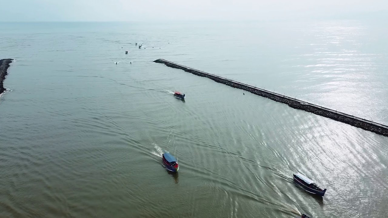 ബേപൂരിന്റെയും ചാലിയത്തിന്റെയും ആകാശ കാഴ്ച Aerial View of Beypore and Chaliyam Beach
