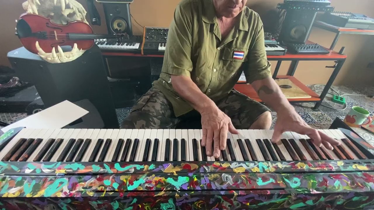 Epic Advanced Right hand piano workout  Gb Major all black keys @pianoboyroger ​