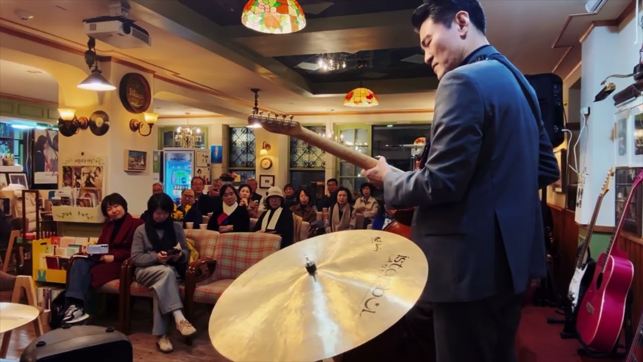 Autumn Leaves (guitar trio)