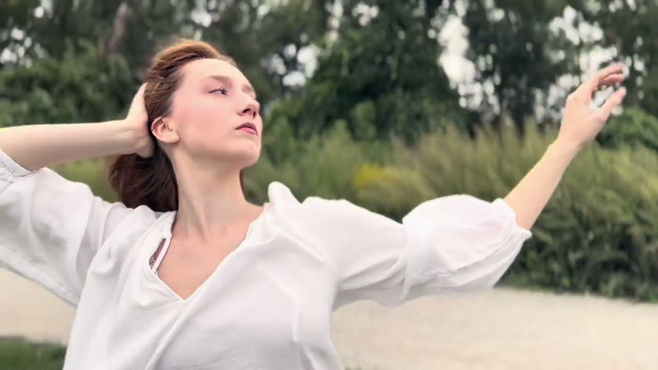 Lorenzo Masotto - Pulse (Official Video with Isabella Silvercase)