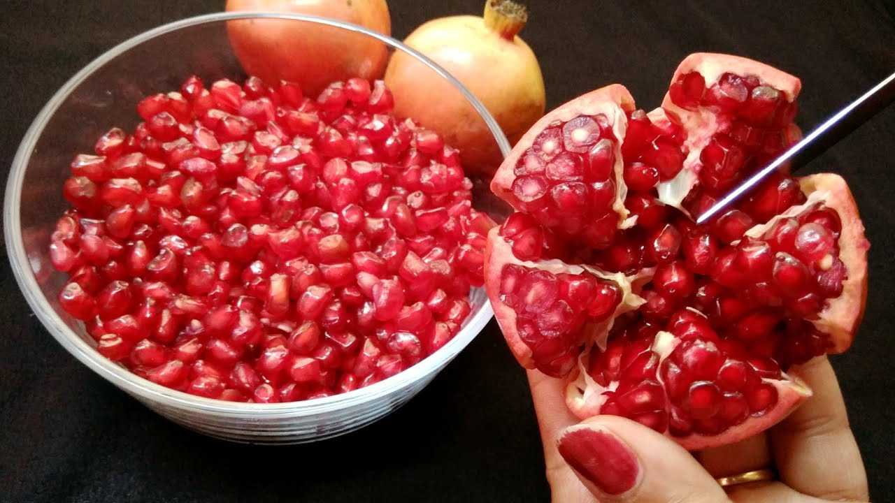 1 मिनट मे जाने अनार छीलने का आसान तरीका | Instant way to peel a pomegranate without loosing juice.