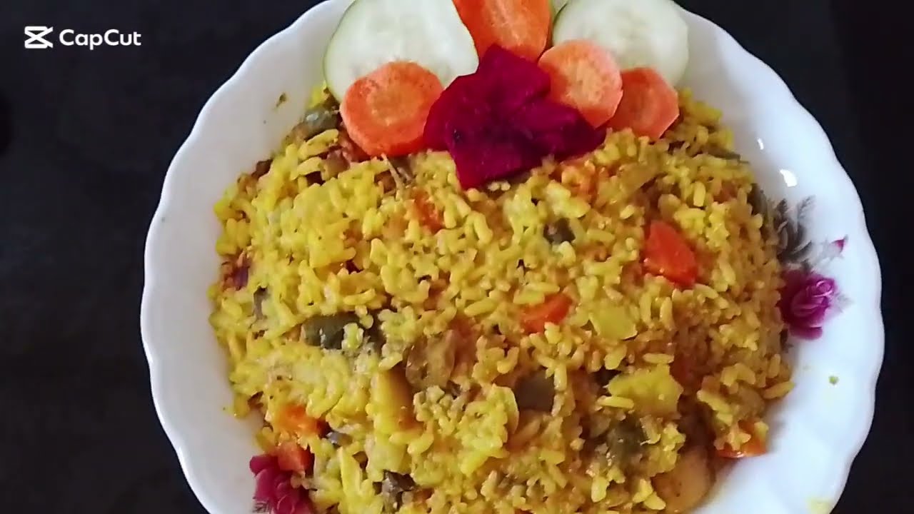 রাইচকুকারে  অল্প সময়ে মজার সবজি খিচুড়ি রান্না।