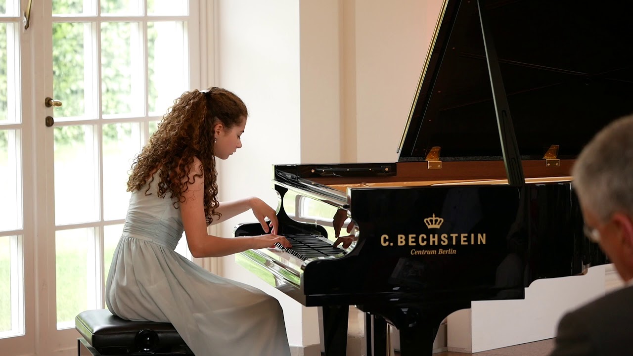 J.S. Bach/ F. Busoni: Toccata & Fuge d-Moll BWV 565 - Tabea Streicher