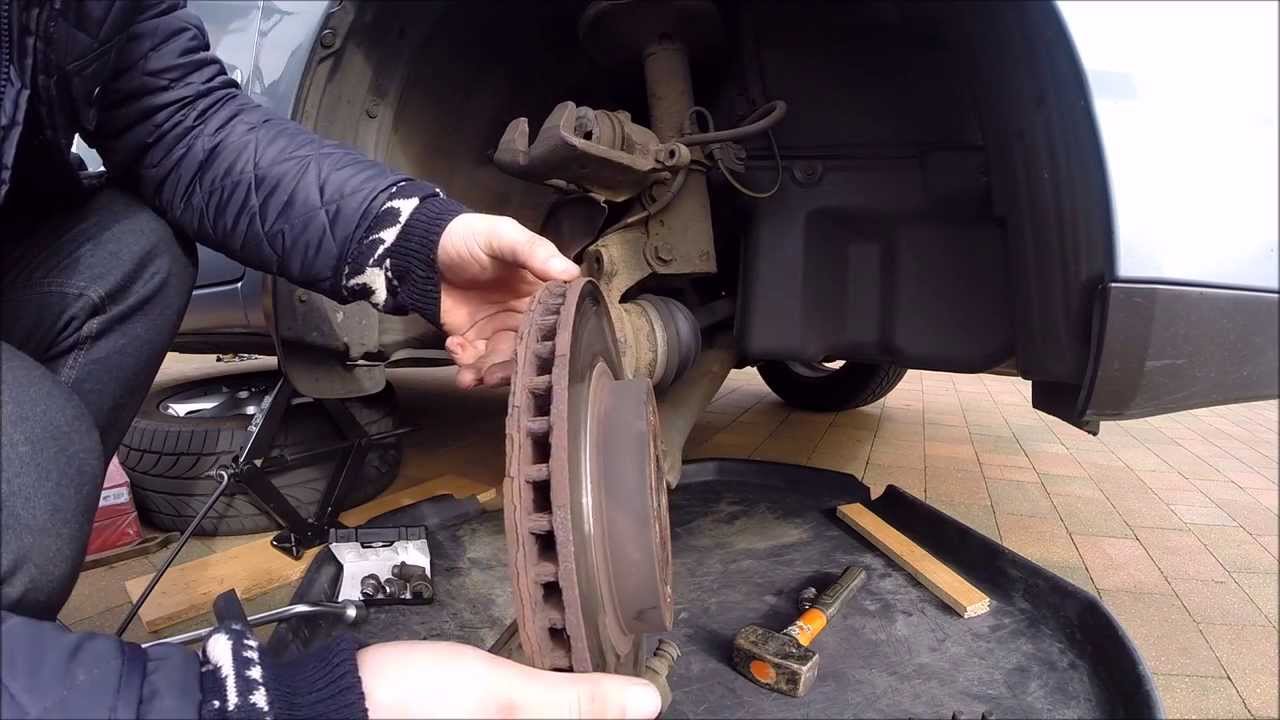 REPLACING TOYOTA COROLLA 2003 BRAKE DISKS AND PADS