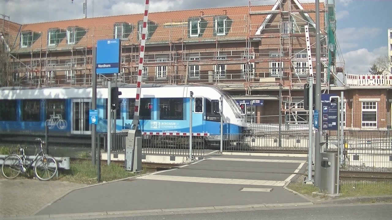 Spoorwegovergang Nordhorn (D) // Railroad crossing // Bahnübergang