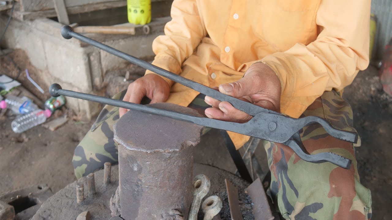 Tool Making - How To Make A Pair Of Blacksmithing Tongs