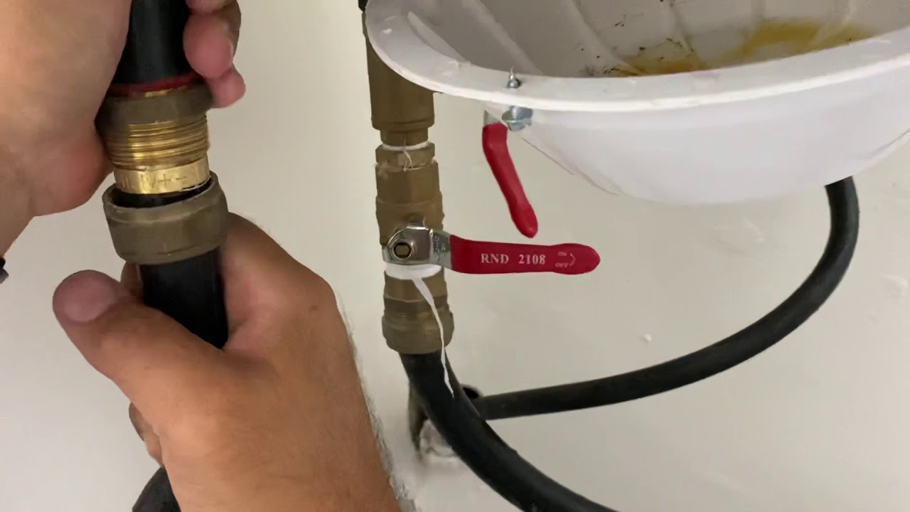 איך מרוקנים דוד חשמל או סולרי מחליף חום כרומגן  שנמצא בתוך דירה ללא נזילות ונזקי מים 0547401030ירון