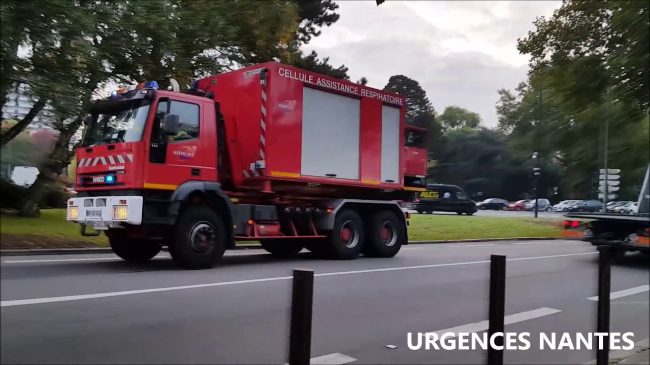 Arrivée des Sapeurs Pompiers sur l'incendie d'une cave dans la maison
