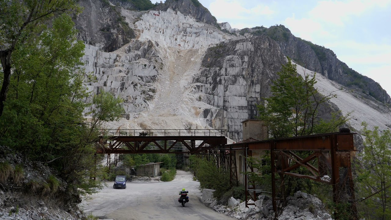 TOSCANA IN MOTO - Le Alpi Apuane 3° giorno 4K
