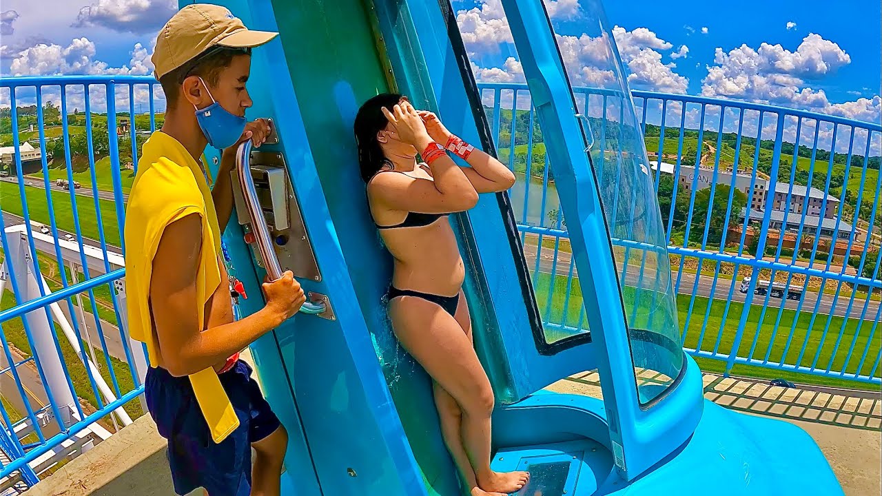 The Meteor Water Slide at Wet'n Wild S&atilde;o Paulo