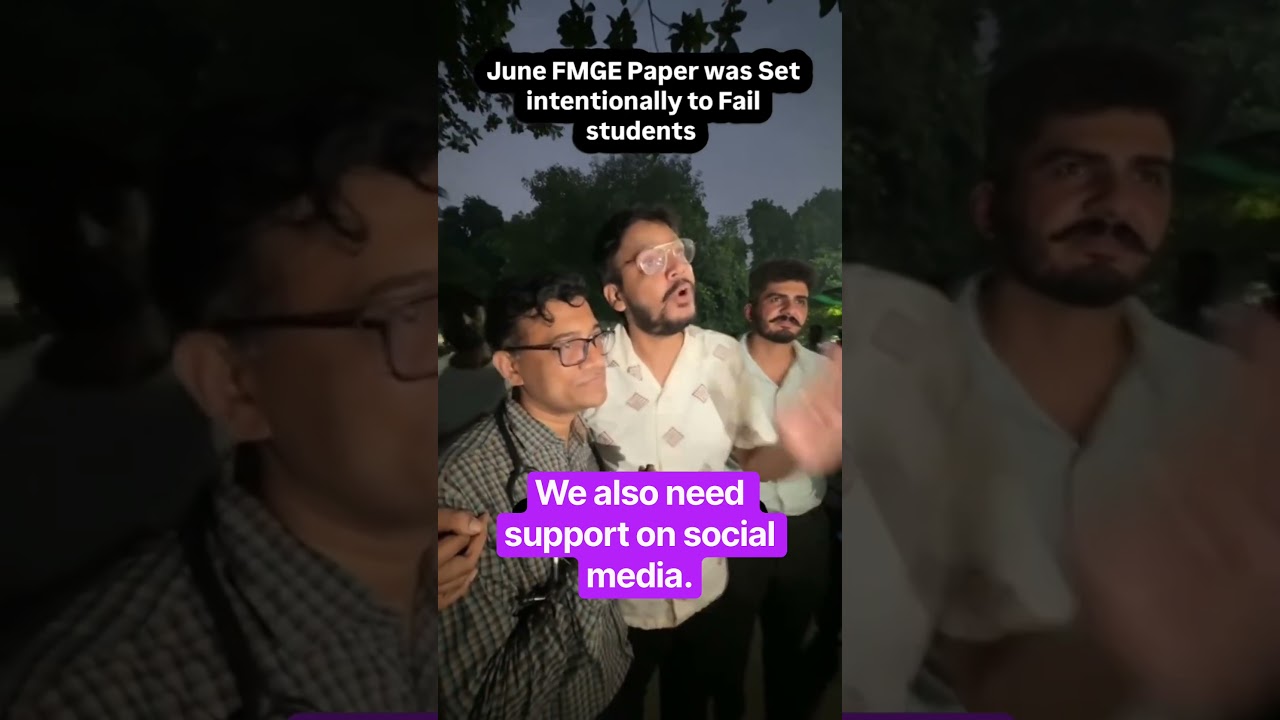 We also need support on social media.💪💯 #fmge #protest #medicos