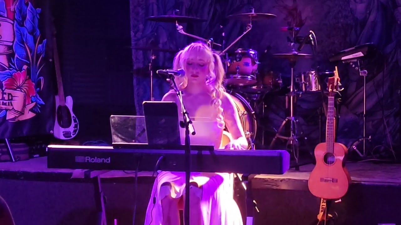 Liv Tracy at Big Dipper 3