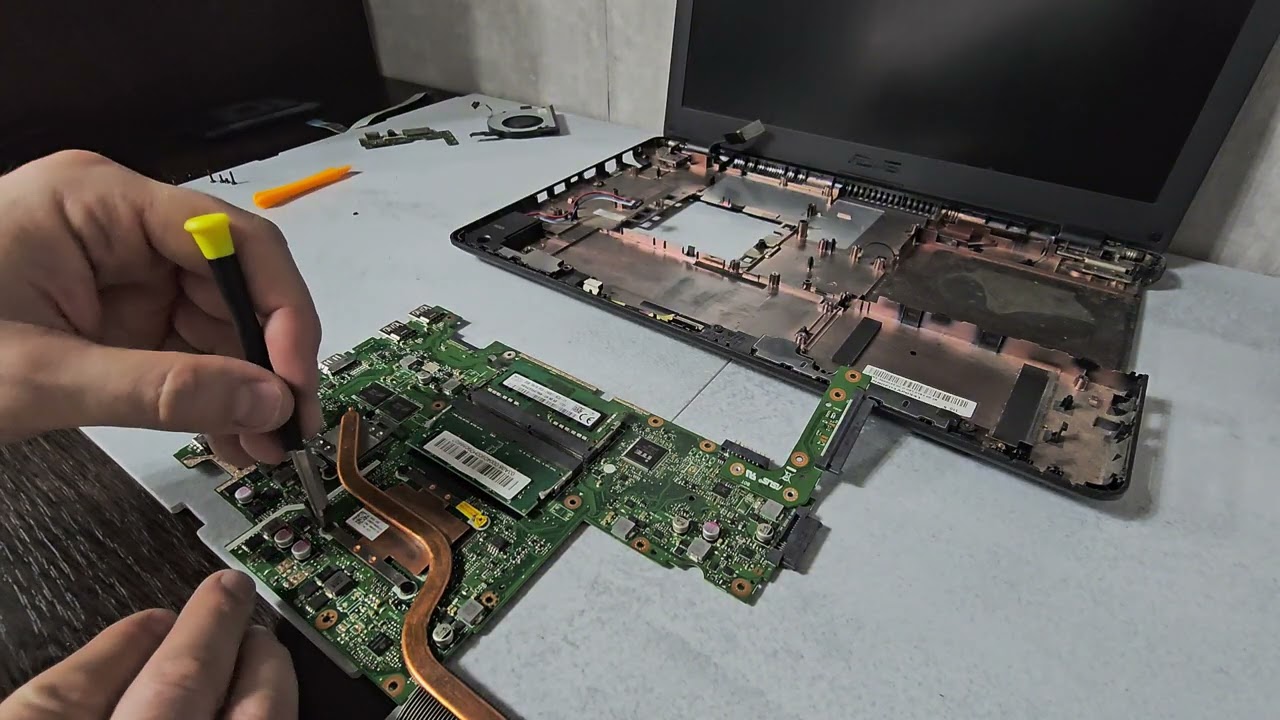 Разбор, чистка и апгрейда ноутбука Asus X542U (i3 7100u/940mx 2gb/8gb)