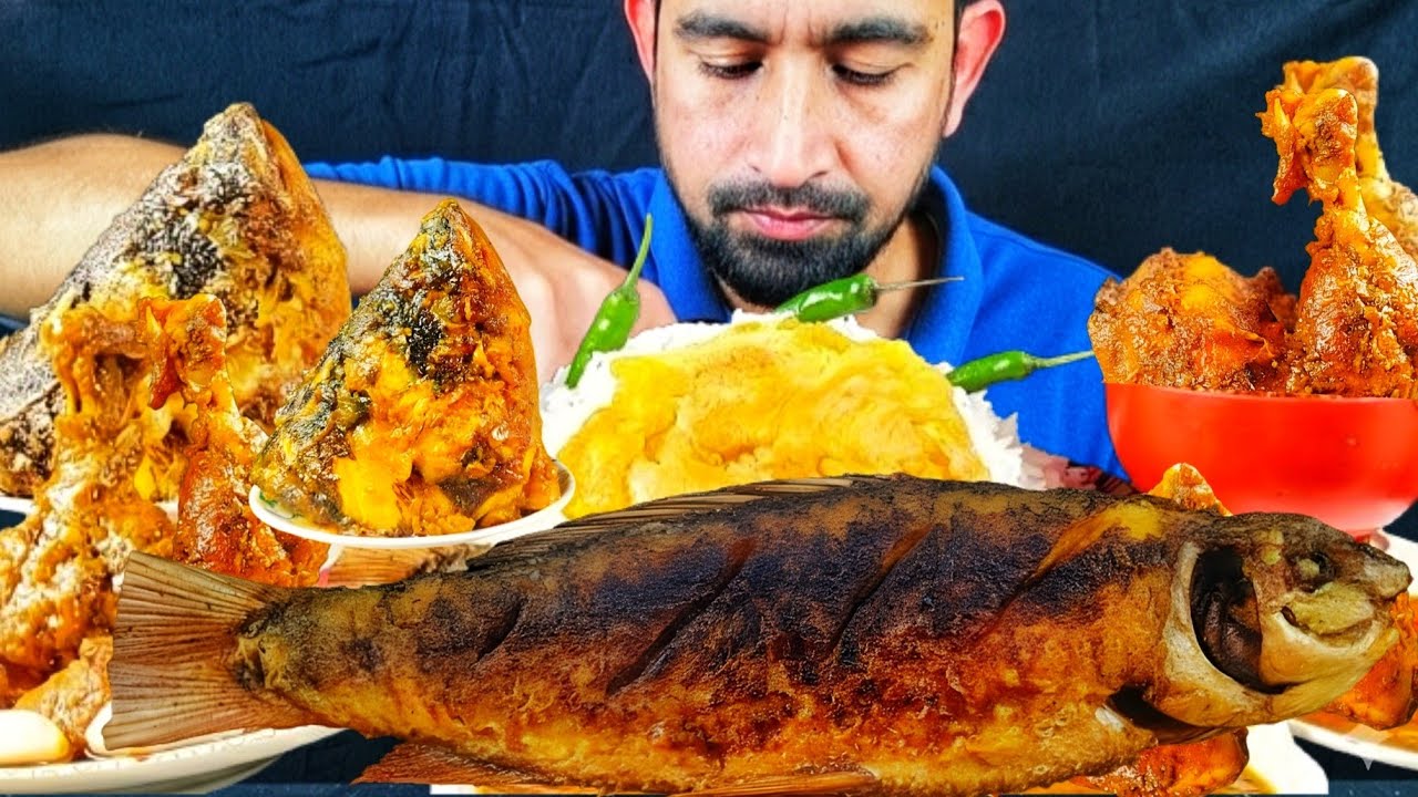 Eating Bengali Menu Chicken Curry, Fish Fry,Chicken meat Curry,Fish Head Curry,Egg Fry Rice. 