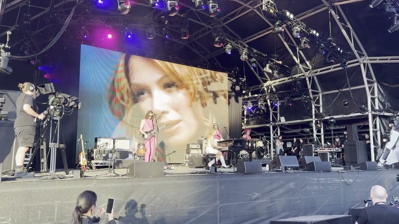 Delta Goodrem - Lost Without You (Mighty Hoopla)