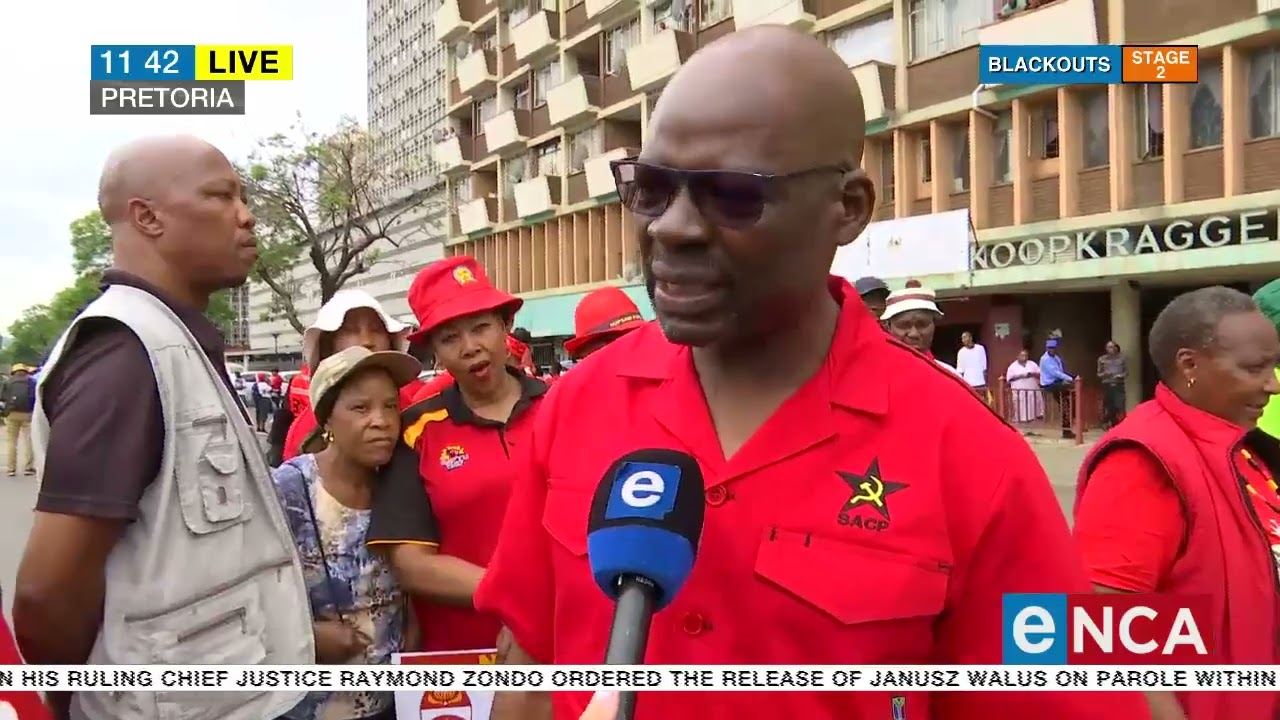 Public sector workers demand 10% wage increase