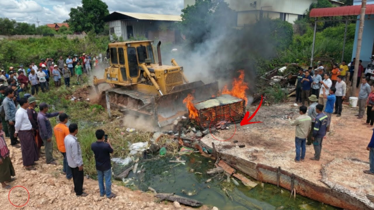 Great new project!! Complete 100% clearing, pushing soil, garbage in water the houses by Bulldozer