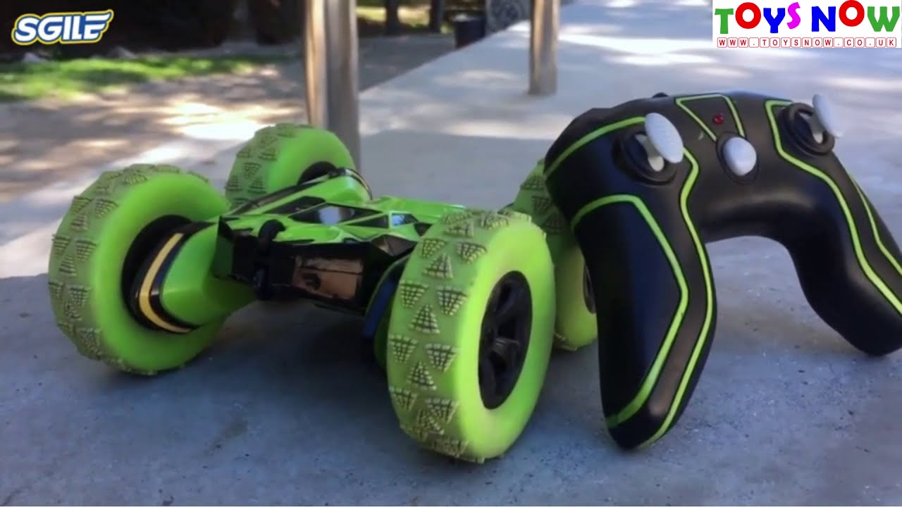 SGILE 4WD Remote Control RC Stunt Car available in Green or Red