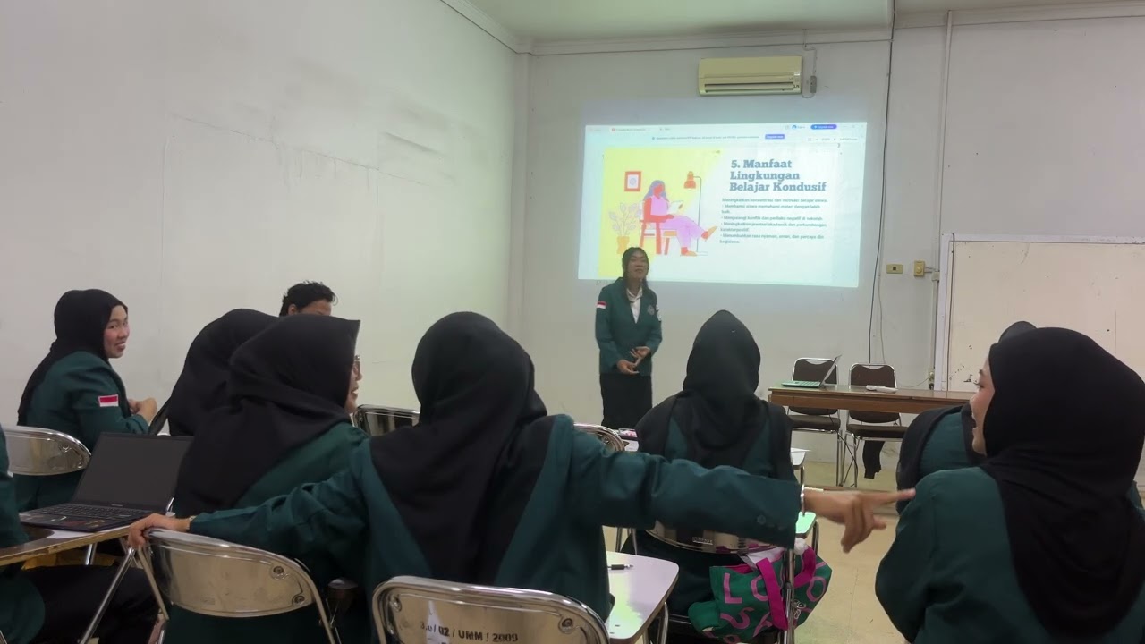 Lingkungan belajar yang kondusif dan nyaman,tampilan Microteaching ke 3 Dinda krista sivera 23130041