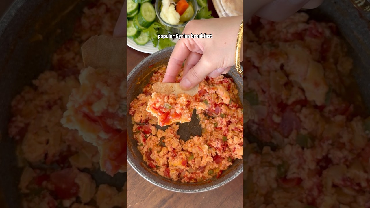 JUZMUZ جزمز SYRIAN STYLE EGG AND TOMATO BREAKFAST SCRAMBLE