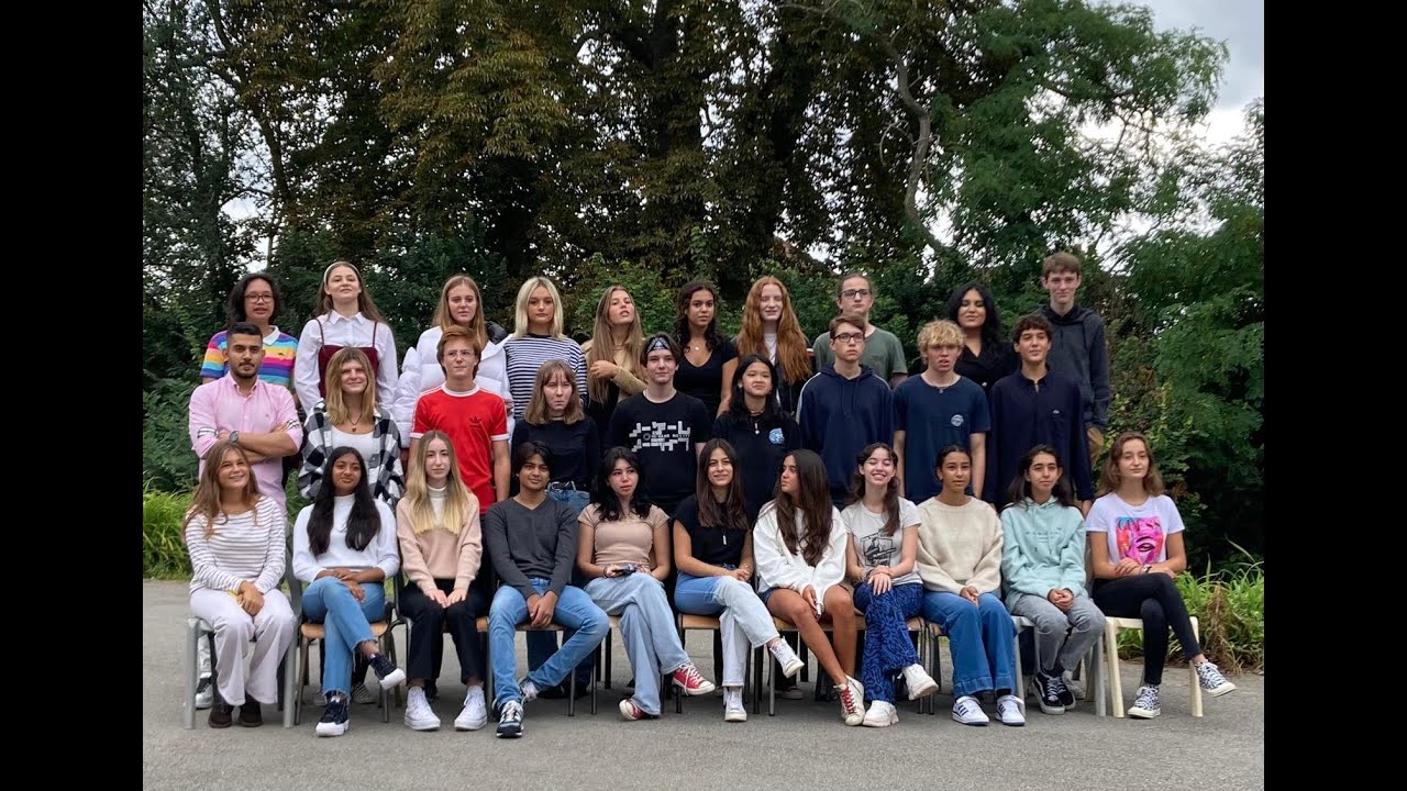 School Year 2021/2022 Notre-Dame International High School Paris-Student Video-Graduation Ceremony