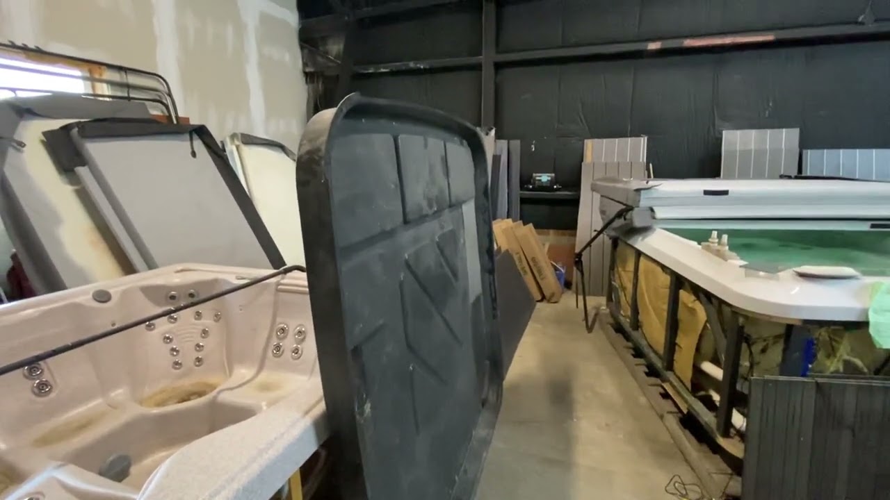 Hot Tub Buyer Guide - Sealed Bottom/ pan- Which hot tub has the best pan? What is the best hot tub?