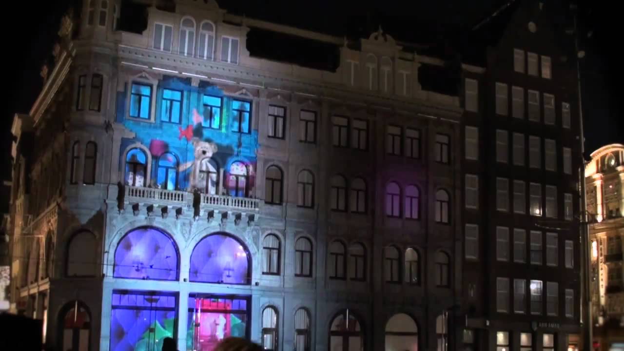 3D projection mapping in the city centre of Amsterdam for H&M