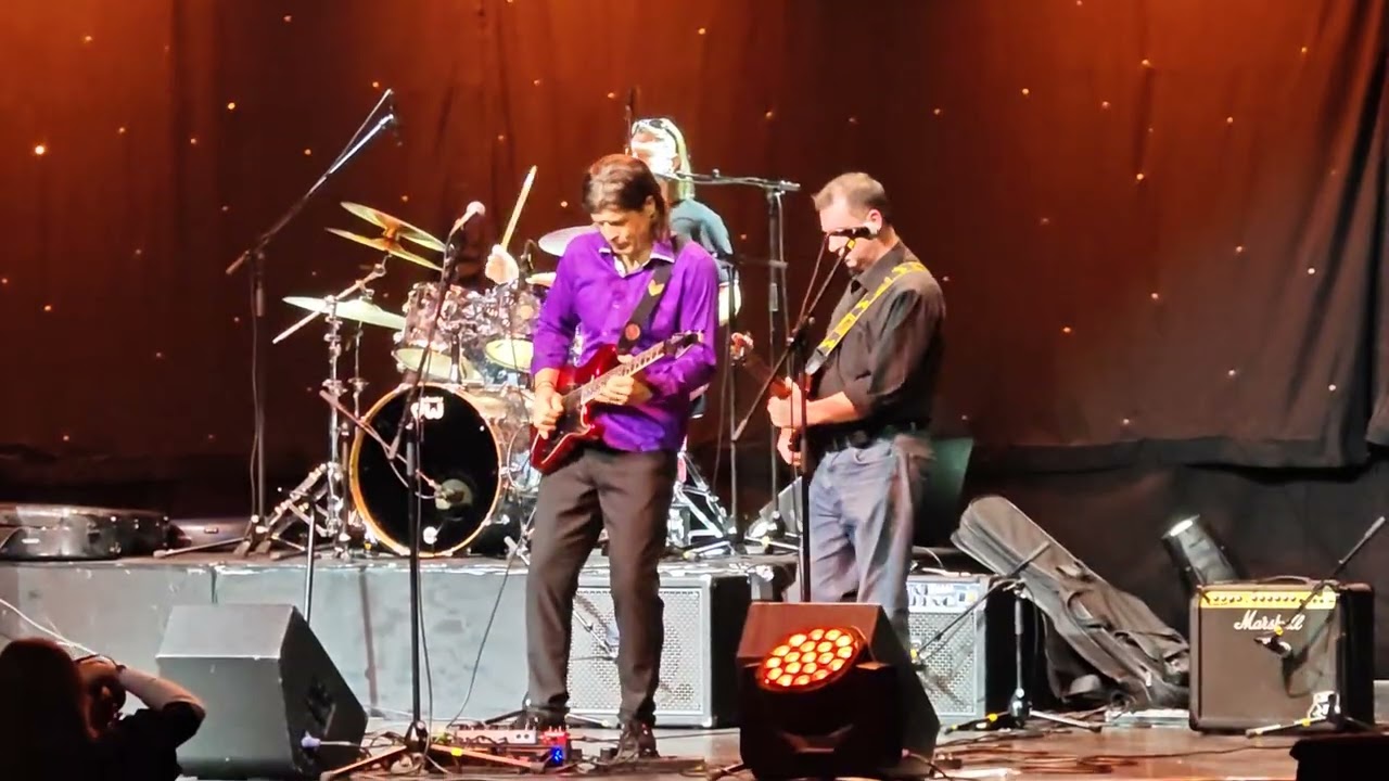 2025 04.12. Vlado Kalember Beograd koncert MTS dvorana Irina i Nebojša 