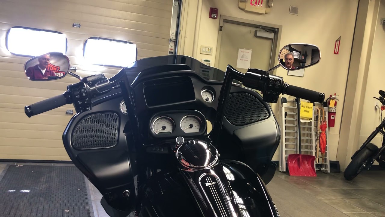 Certified Pre Owned 2020 FLTRX Road Glide Review & Walk Around