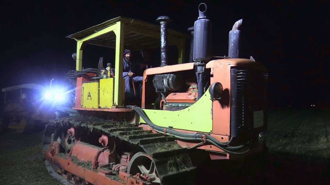 1957 Allis Chalmers HD19 aratura - Crawler dozer tractor ploughing and engine sound - Cab view