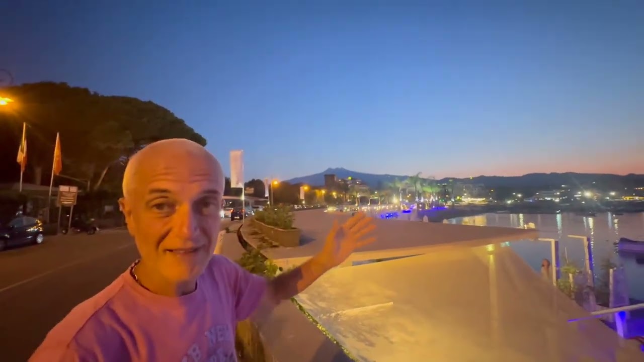 Giardini-Naxos, la “Riccione di Sicilia” 🏝️