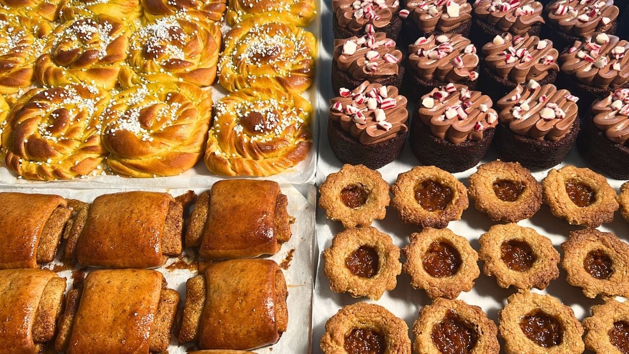 Коробочки с печеньем и шафрановые булочки в изобилии! | Пекарня, суббота | 6 декабря 2025 г.