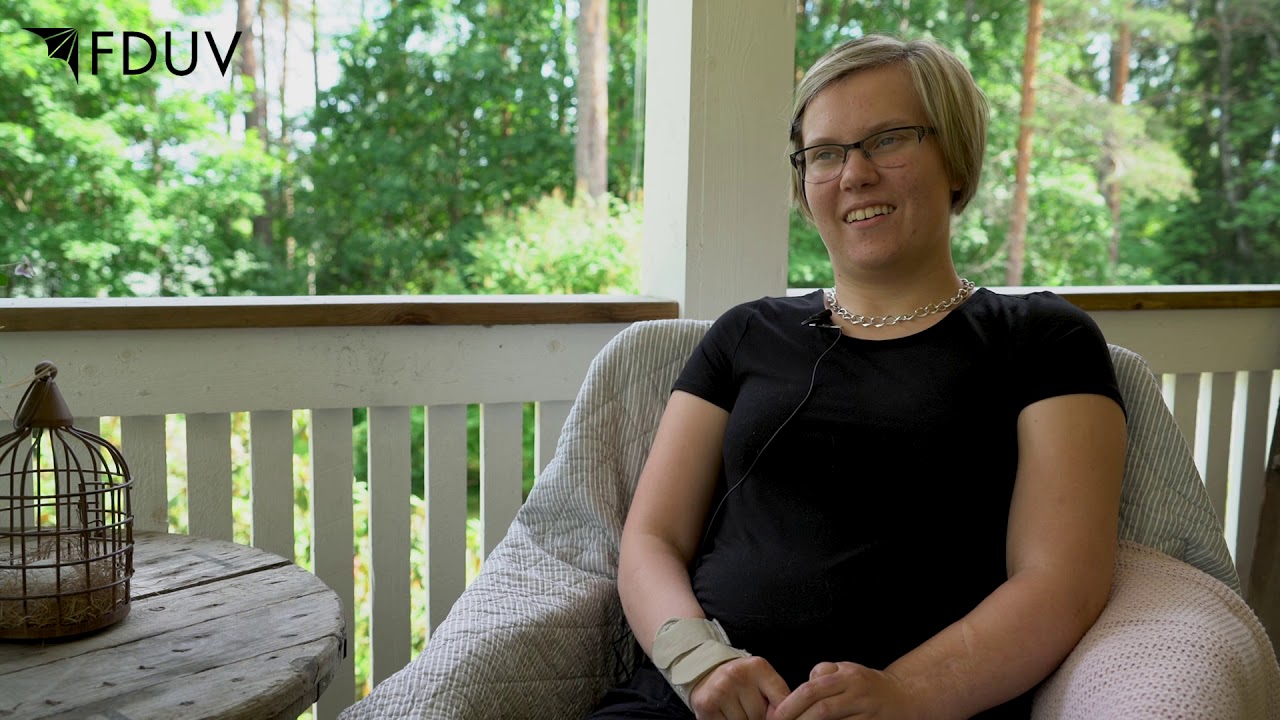 Elin ska flytta! (med upplästa textplanscher)