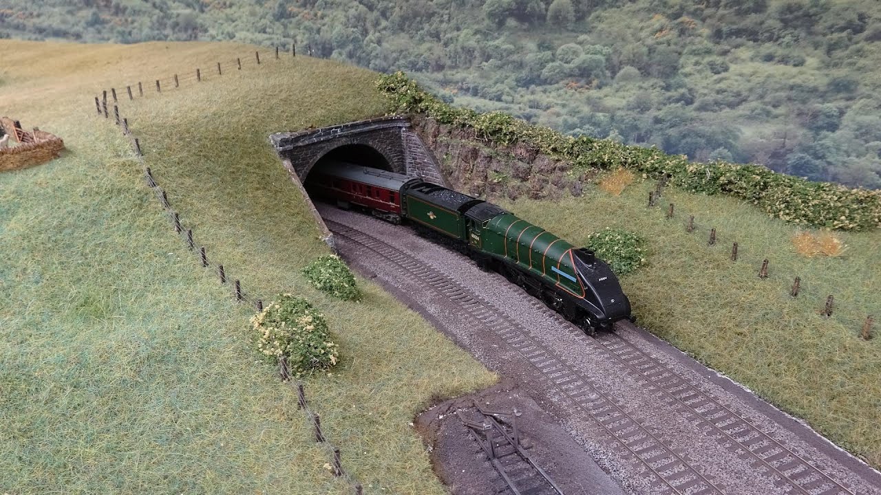 Perth South 34, Building Moncreiffe Tunnel and hillside