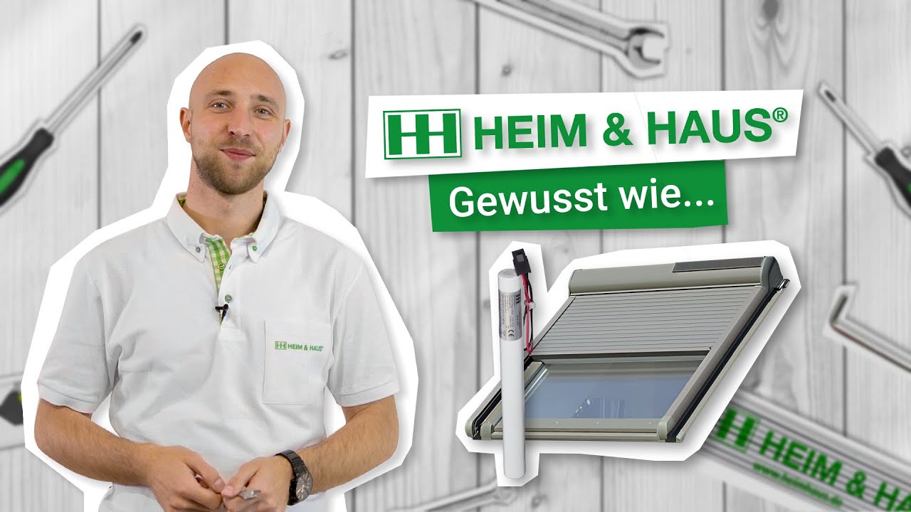 Akku tauschen solarbetriebener Dachfensterrollladen | HEIM & HAUS