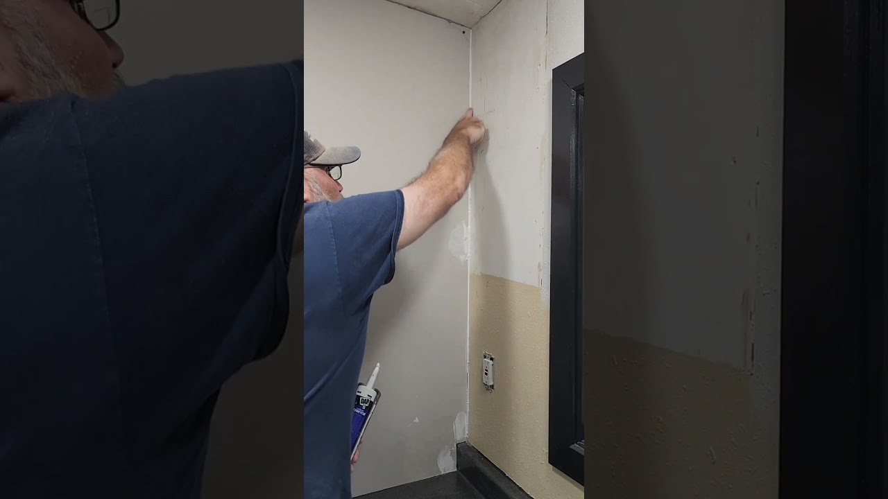 Finishing drywall corners with latex caulk! #diy #drywall