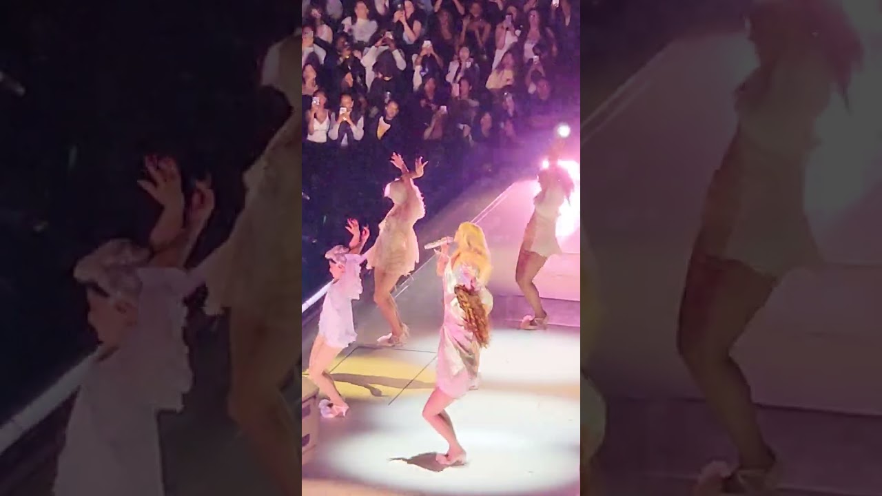 SABRINA CARPENTER PERFORMS 