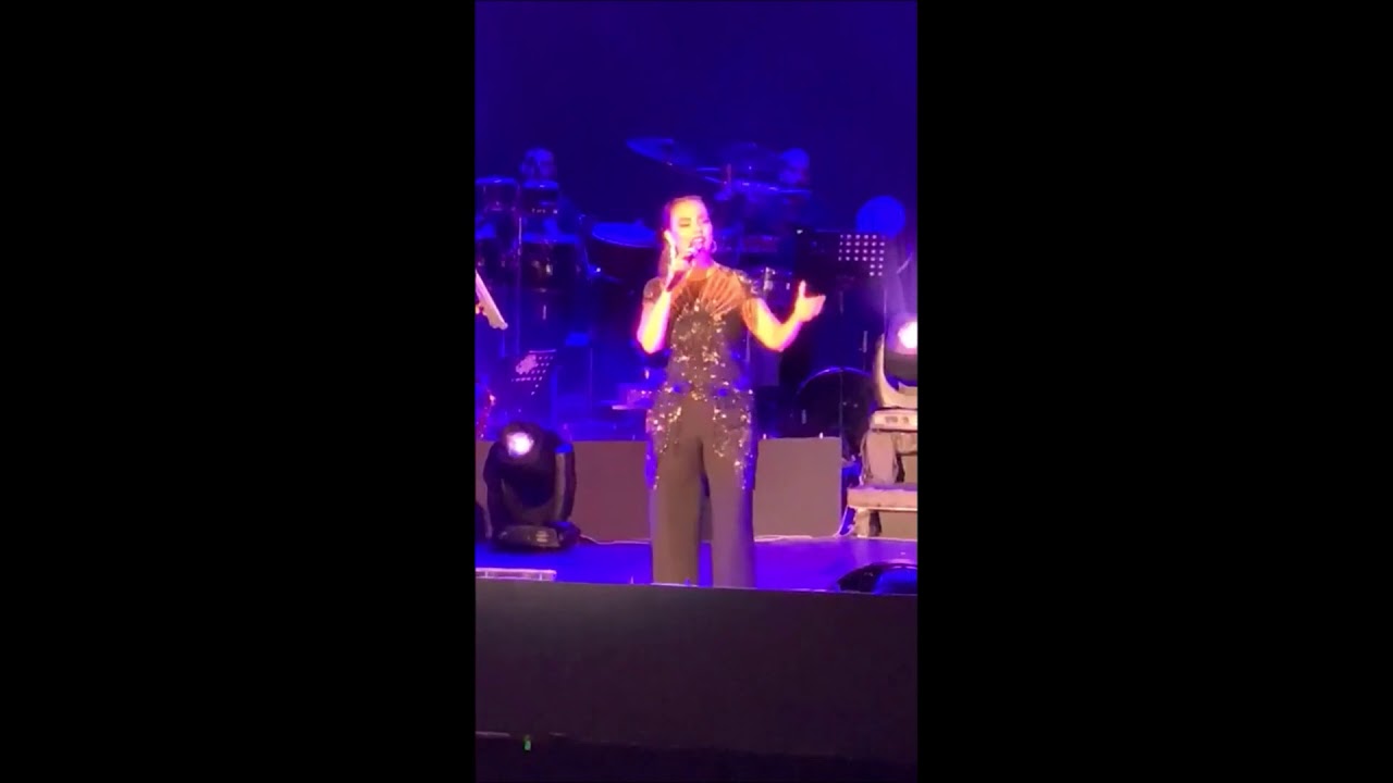 EBRU GÜNDEŞ 12 09 2019 HARBİYE AÇIK HAVA KONSERİ BİLİYORSUN YARALI TÜKENECEGİZ HATA