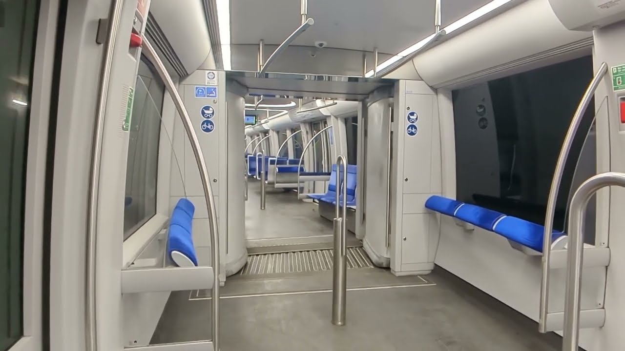 Mit 755 durch den Gleiswechsel am Harras