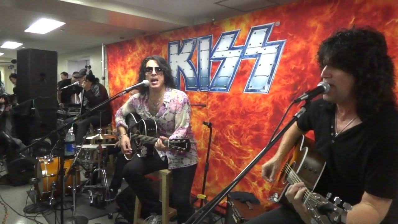 KISS 