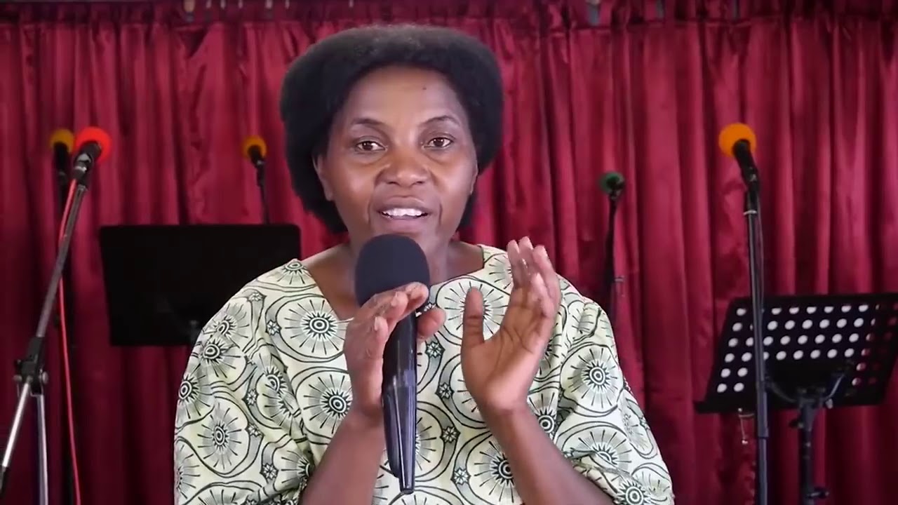 UBUHAMYA:  HALIMA wari umu Islam yakiriye YESU