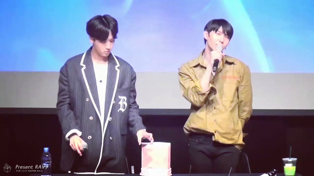 프리뷰 171014 합정 마무리_L 늦어져서 죄송,엘알콘 티켓팅 꼭 성공하길,다 아프지말고 행복했으면ㅇㅅㅇ_R 추우니까 따뜻하게..뷰티MC 담주 수욜 첫방 시청률 걱정 /_\)