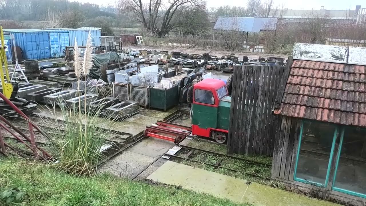 Diema Feldbahn lok op de draaischijf en de traverse, Gelders Smalspoor Museum, januari 2026