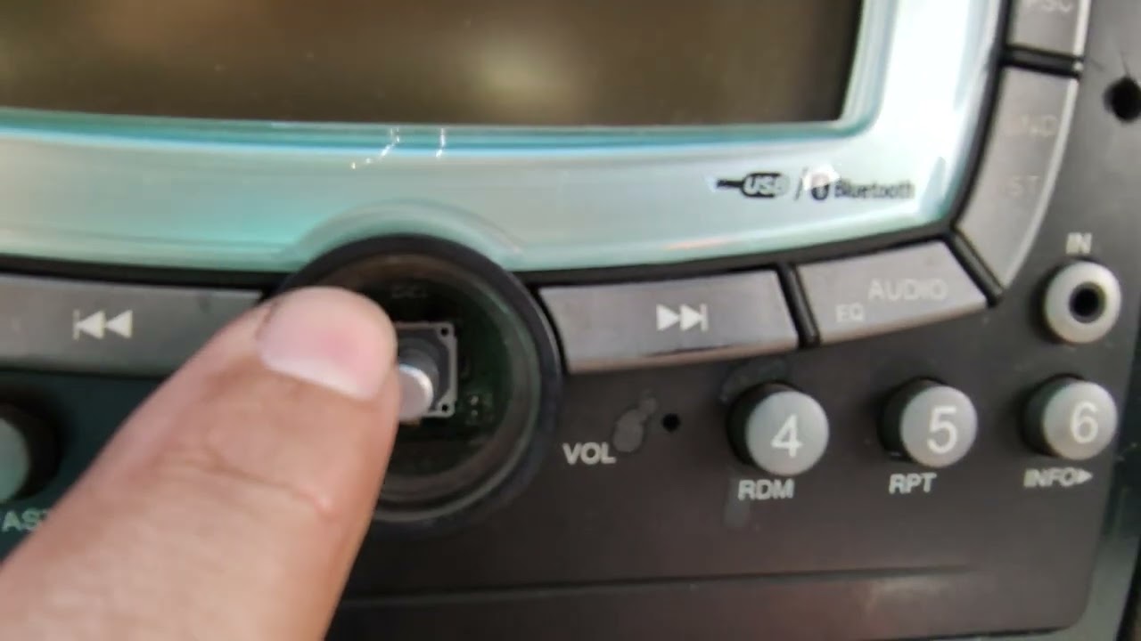 Solução para defeito no botão volume do rádio original Ford Myconnection. @danillovmaua