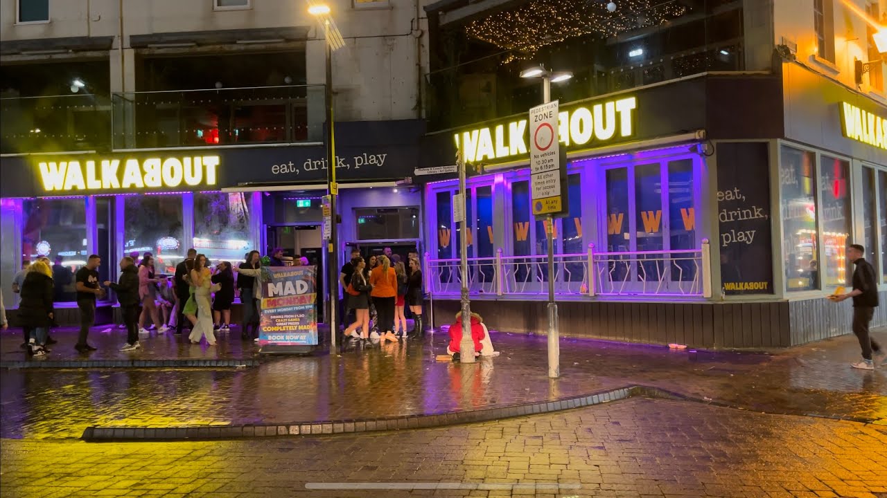 Rainy Night in Blackpool: Drive around town