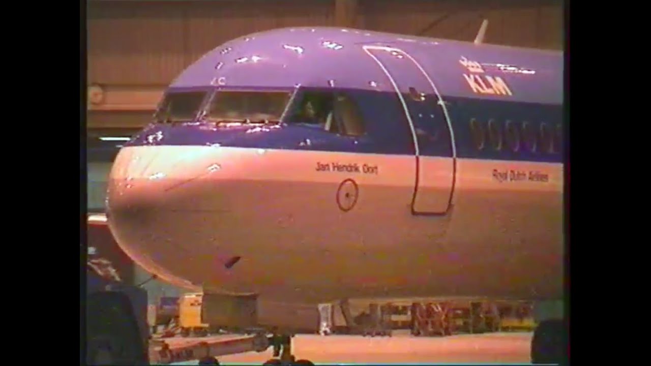 1989 -  Eerste KLM Fokker 100 vlucht (PH-KLC)