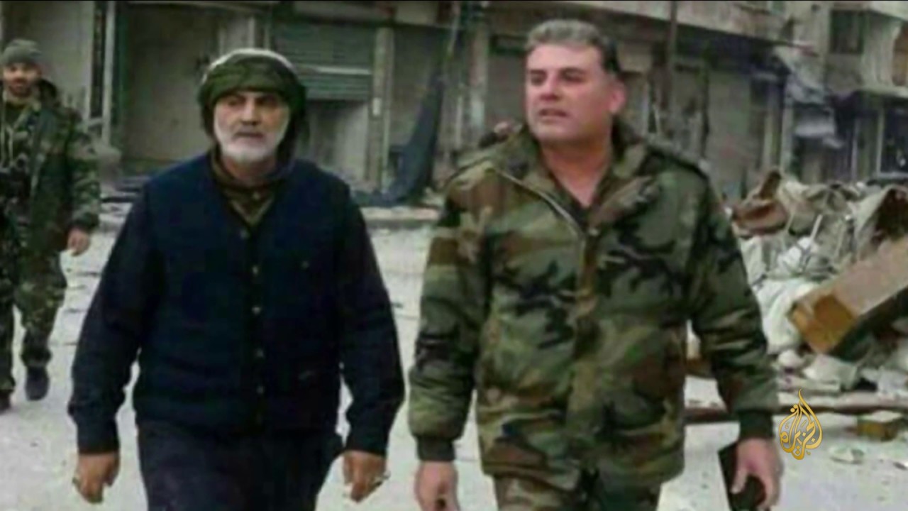 قاسم سليماني يتجول مزهوا على أطلال شرقي حلب