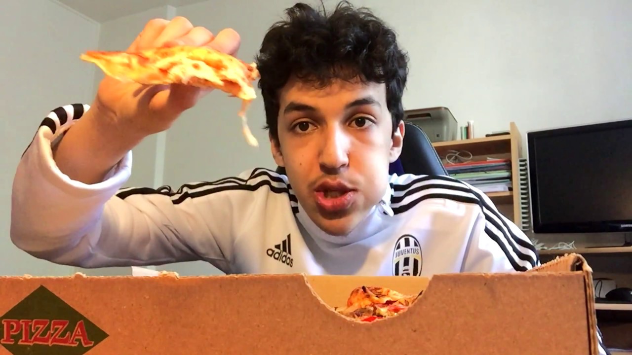 D&Eacute;GUSTATION D'UNE PIZZA AU KEBAB